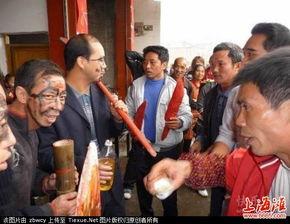 乡村结婚搞笑父母图片,父母搞笑瞬间，笑翻全场！